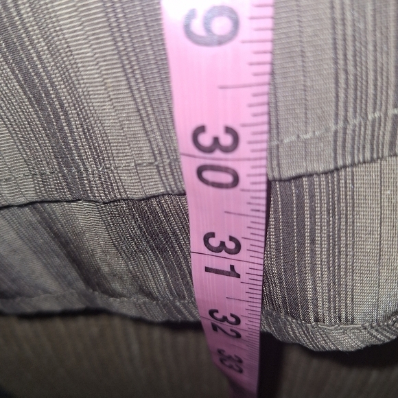 Haggar Men's Tan Striped Button Down Shirt In A Size XL. Outdoor, Active, Winter - Picture 5 of 7